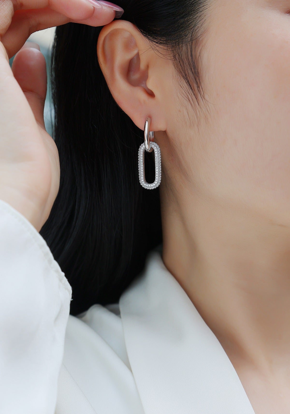 Eternelle Moissanite Earring