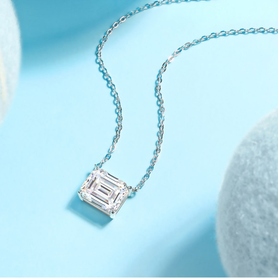 Mira Line Moissanite Necklace