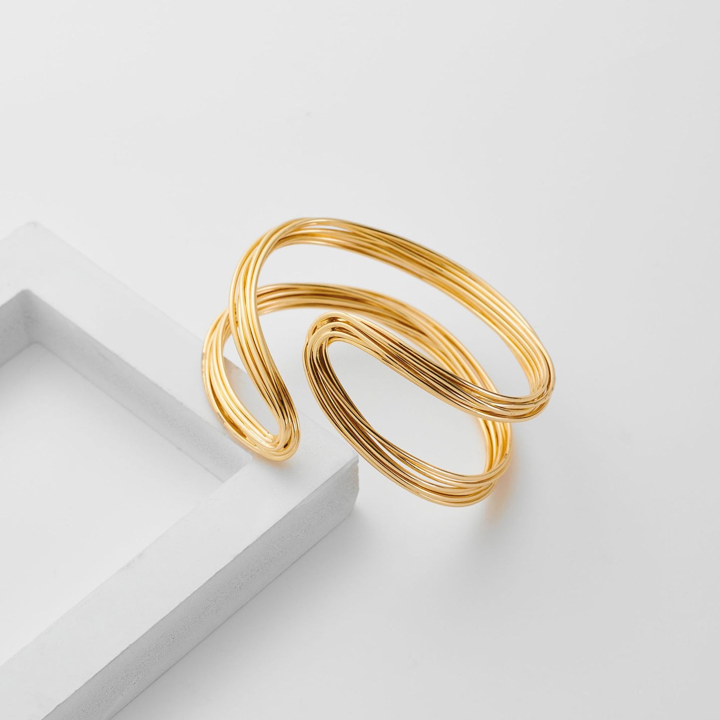 Stella Bangle