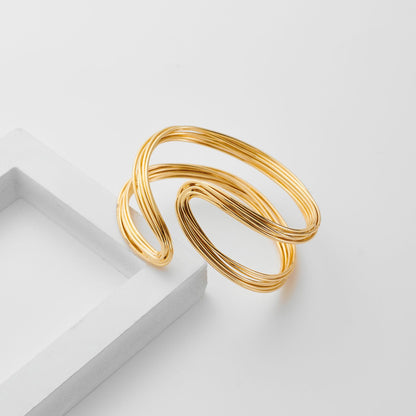Stella Bangle