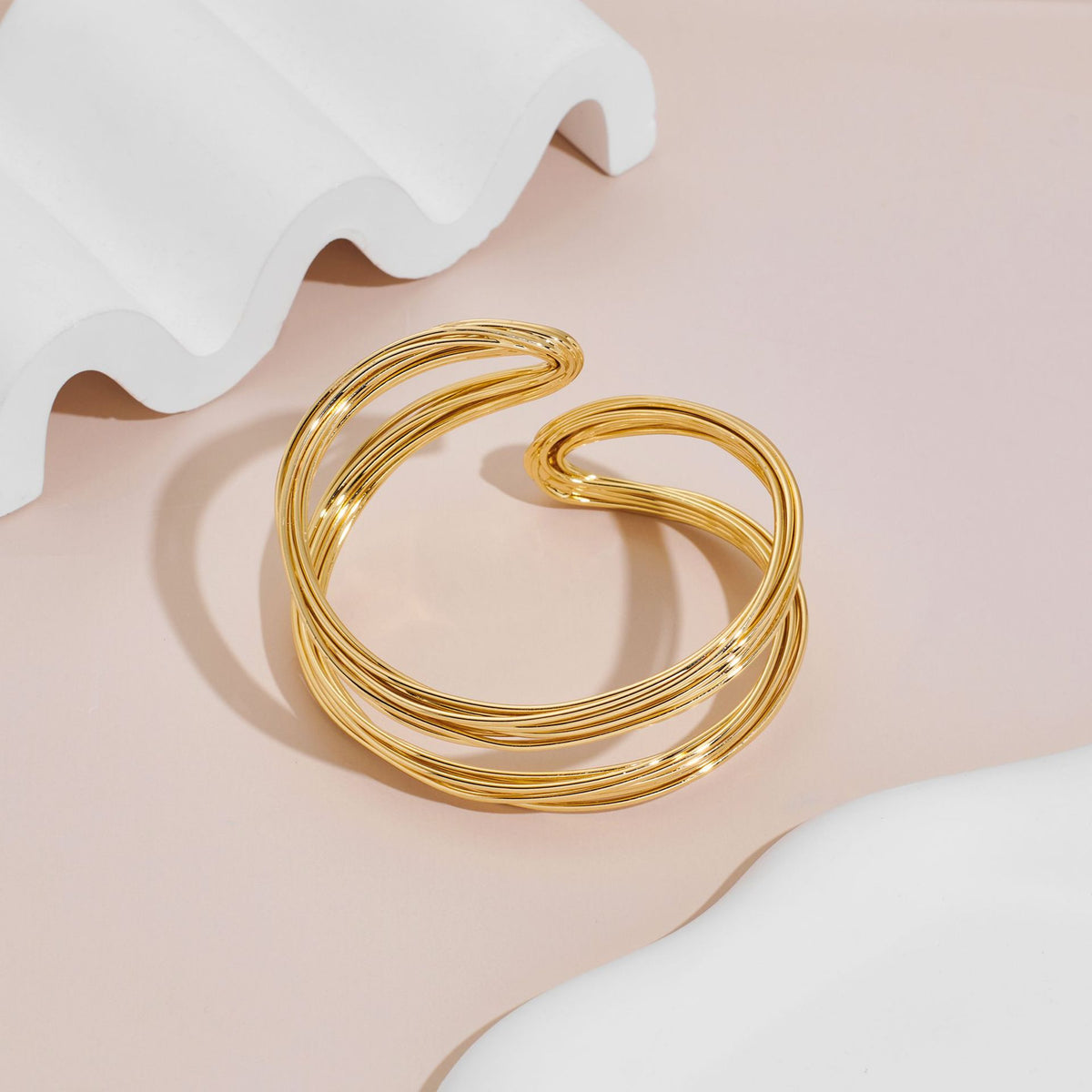 Stella Bangle
