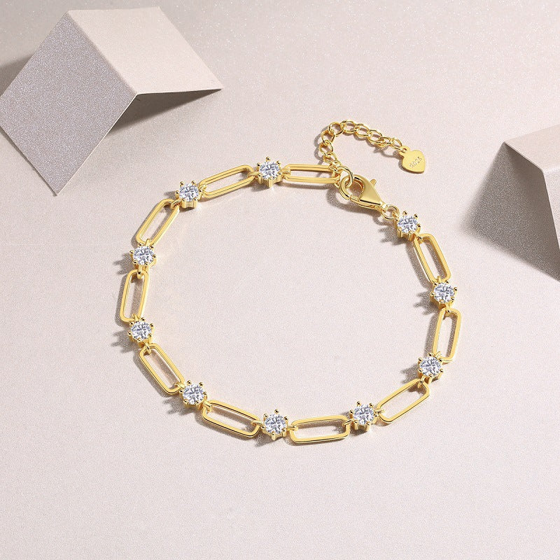 Eira Loop Moissanite Bracelet