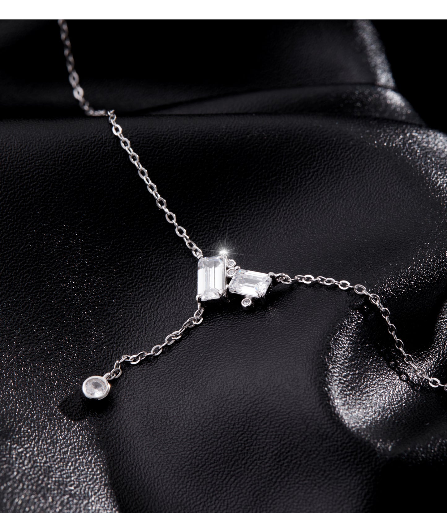 Collier Illustra 