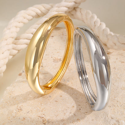 Zavière Bangle