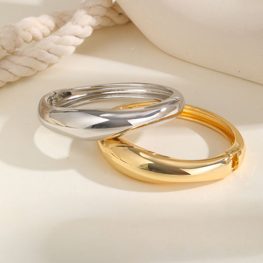 Zavière Bangle